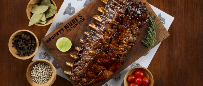 Naughty Nuri’s_Banner_2560x1080